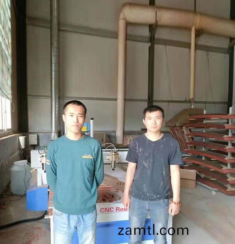 山(shan)東(dong)菏澤1325木工(gong)鵰(diao)刻機(ji)