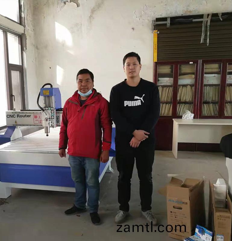 湖北荊(jing)州(zhou)1325木工(gong)鵰(diao)刻(ke)機(ji)