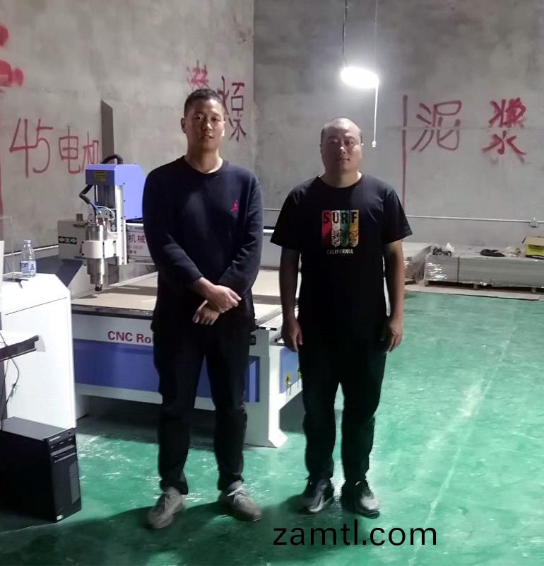 鹽(yan)城客(ke)戶(hù)採(cai)購(gou)1325型木(mu)工(gong)鵰刻(ke)機(ji)