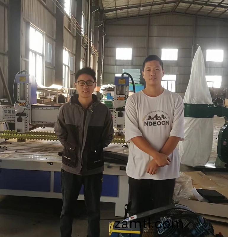 淮(huai)安(an)客(ke)戶(hù)採購1825型(xing)獨立(li)雙(shuang)頭鵰(diao)刻(ke)機(ji)