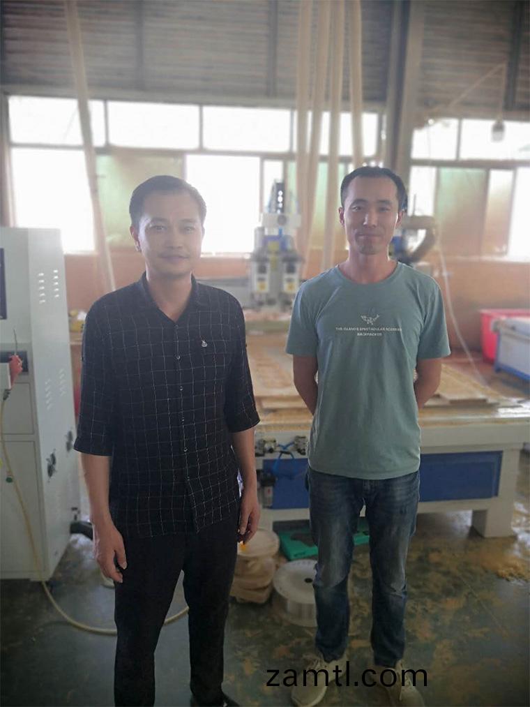 福建南(nan)平1325獨立(li)雙頭(tou)雙(shuang)工(gong)序(xu)數(shu)控鵰刻(ke)機(ji)(圖(tu)1)