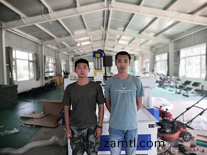 山(shan)東濰(wei)坊(fang)1325木工鵰刻機(ji)，部隊直(zhi)供(圖1)