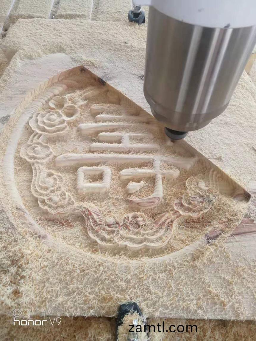 陝西(xi)漢中(zhong)1825木(mu)工鵰刻機(圖(tu)4) 陝(shan)西漢中(zhong)1825木工(gong)鵰(diao)刻機(ji)(圖4)